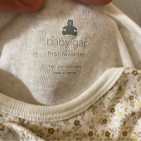 Baby GAP Girl Floral Pajama Set Size 18-24 Months - Picture 3 of 5